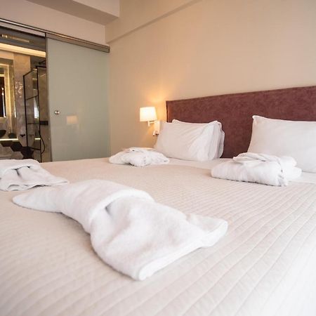 John'S Hotel Халкис Екстериор снимка