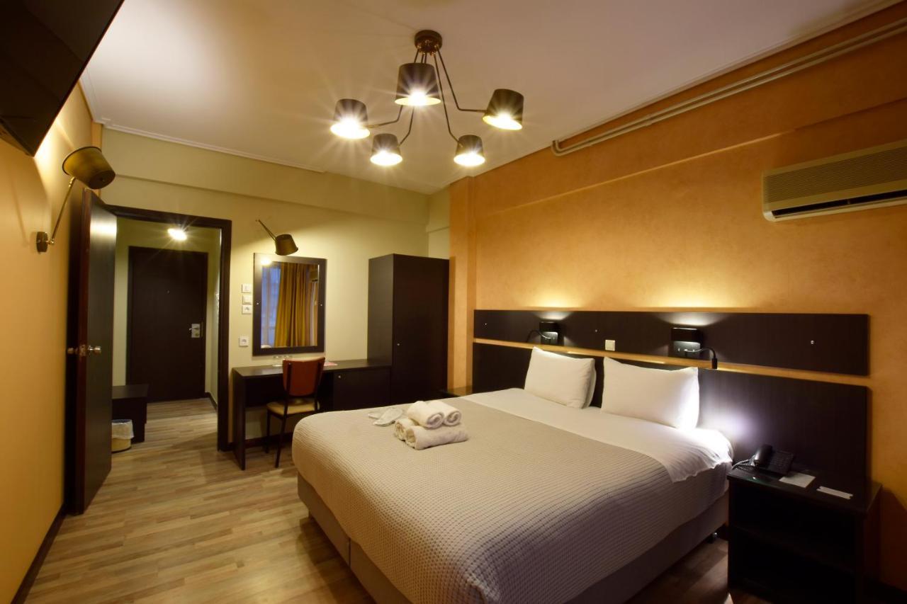 John'S Hotel Халкис Екстериор снимка