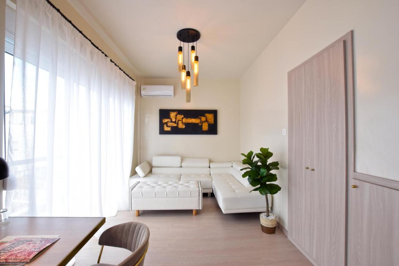 John'S Hotel Халкис Екстериор снимка