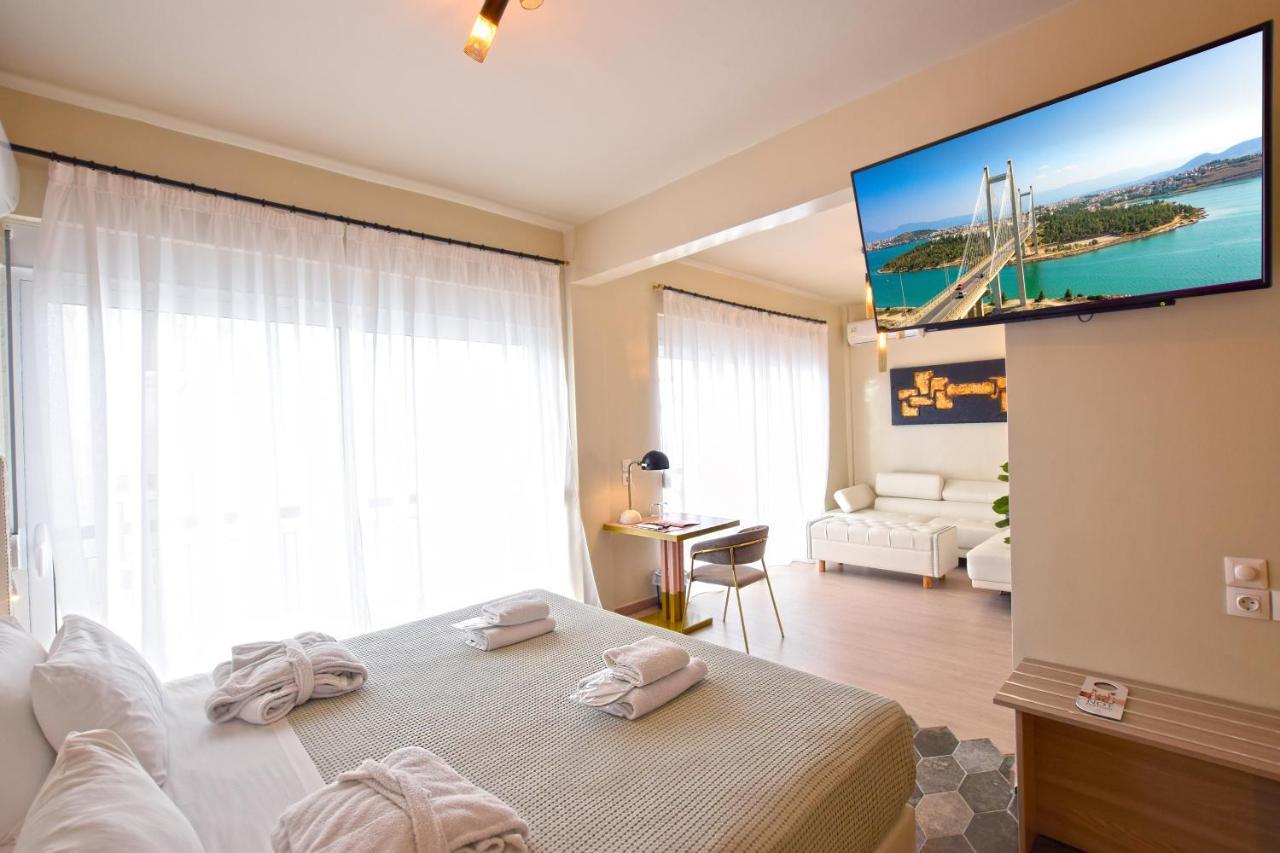 John'S Hotel Халкис Екстериор снимка