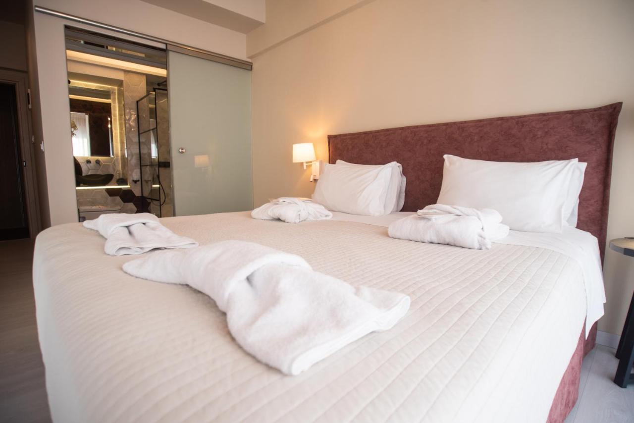 John'S Hotel Халкис Екстериор снимка
