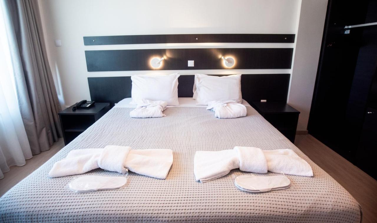 John'S Hotel Халкис Екстериор снимка