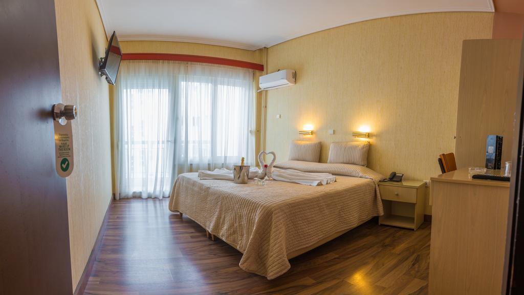 John'S Hotel Халкис Екстериор снимка