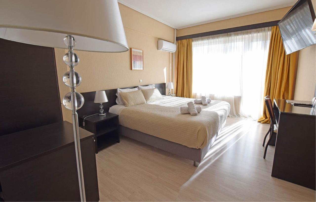 John'S Hotel Халкис Екстериор снимка